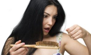 Причины выпадения волос у женщин и его лечение народными средствами