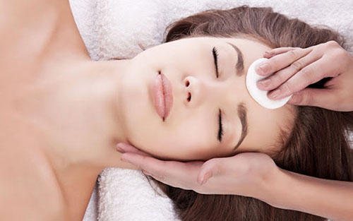 Что такое механическая чистка лица, и как ее делать в домашних условиях? Что такое механическая чистка лица, и как ее делать в домашних условиях?