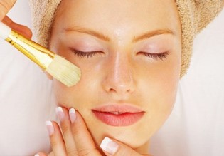 Ретиноловый пилинг дома: как подготовиться и правильно провести процедуру? Ретиноловый пилинг дома: как подготовиться и правильно провести процедуру?