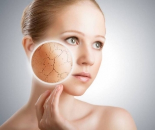 Шелушение на коже лица: причины образования и методы избавления от него Шелушение на коже лица: причины образования и методы избавления от него