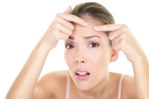 Гормональные прыщи: причины появления, диагностика и лечение