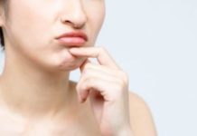 Подкожные прыщи на подбородке, болючие, внутренние, причины, как лечить