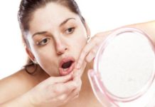 Почему появляются прыщи вокруг рта и на подбородке: причины