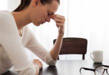 Причины прыщей на лице у женщин после 30 — Уход за кожей