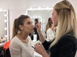 Курсы в школе макияжа Курсы в школе макияжа