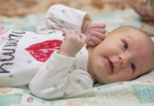 Гормональная сыпь у новорожденных на лице: как выглядит, лечение, когда пройдет