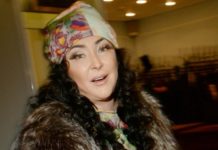 «Меня унижают»: Лолита жестко ответила телеканалу, закрывшему ее лицо смайликом