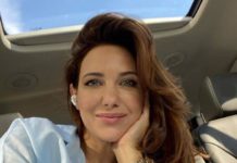 В ускоренном темпе: Климова в легинсах и топе-бра устроила экспресс-тренировку в саду своего коттеджа