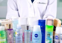 Снятие макияжа: виды, обзор средств и правила их использования