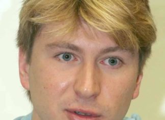 Ягудин песней «Фантазер» отреагировал на слова Плющенко, которого якобы звали к Тарасовой