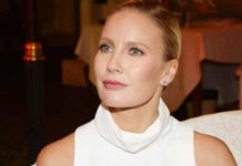 Елена Летучая в черном бикини устроила с подругами зажигательные танцы на яхте у берегов Сочи