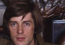 «В переговоры вступать отказывается»: подруга Абдулова пытается выбить алименты с мужа