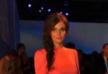 Рустам Солнцев нашел в архивах фото юной Водонаевой на сцене и Меньщикова в красной рубахе