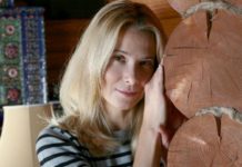 «Мои дети, спасибо!»: Высоцкая обнародовала редкое семейное фото в день своего рождения