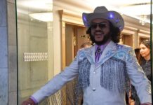 Цена доходит до 7 миллионов: Киркоров похвастался новыми кроссовками Dior x Nike