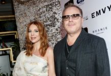 38-летняя Наталья Подольская в платье свободного кроя не смогла скрыть округлившийся живот