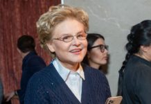 «Первая девочка»: у 59-летней Елены Малышевой родилась внучка в США