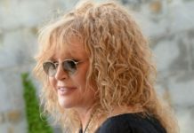 «Огонек» 1989 год»: Шифрин обнародовал игривое фото Пугачевой в белых бусах и бантиках