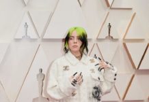 «Увидимся через пару лет»: Билли Айлиш запустила сайт для отправки писем в будущее