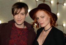 Звезда «Битвы экстрасенсов» Мэрилин Керро показала постройневшую фигуру в купальнике после двух родов