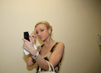 «Еле сводим концы с концами»: Ольга Бузова сыграла роль матери-одиночки