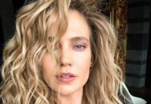 «Все кинулись заценить»: Глюк’oZa в провокационном купальнике засветила тату на бедре