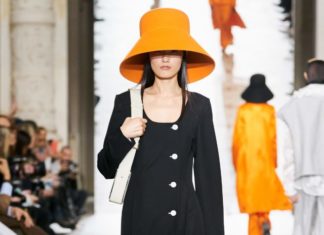 Укороченные жакеты и огромные шляпы: весь показ Nina Ricci в Париже