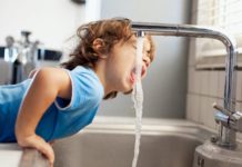 Болит гланда с одной стороны: чем лечить, если опухла и воспалилась миндалина |