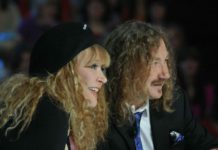 «Красотища, как в сказке»: Николаев восхитился прогуливающейся в поле Пугачевой с детьми