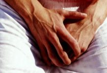 Фурункул на мошонке: как выглядит, каковы причины его появления на яичках, основные симптомы, методы лечения и меры профилактики таких чирьев