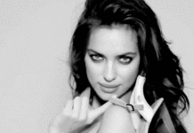 Идеальная! Новое фото Ирины Шейк в купальнике