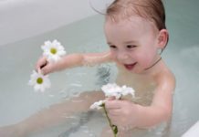 Можно ли купать ребенка при аллергической сыпи: способы и ограничения