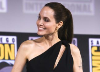 Дети Анджелины Джоли ждут нового фильма с мамой! И у актрисы в нем будет ну очень сексуальный костюм