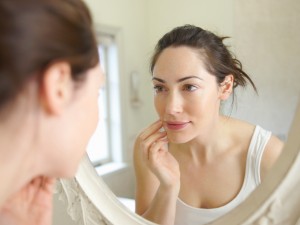 Жировики на лице: как избежать их появления?