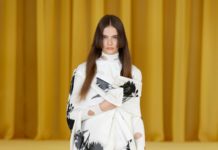 Розовые мюли мечты в дебютной коллекции Рафа Симонса и Prada