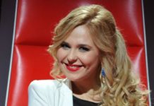 Само счастье: Пелагея в силуэтном платье-«лапше» запечатлелась с дочкой в Турции