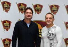 Аскольд Запашный объяснил, почему голову в пасть льва на выступлениях кладет он, а не брат