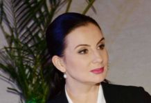 «Мы боролись до последнего»: Стриженова почтила память матери, которая ушла из жизни