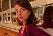 «Пикантно и органично»: Алеся Кафельникова в мини-юбке сделала модный лифтолук