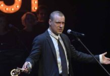 Евгений Цыганов объяснил, почему не любит сниматься в постельных сценах