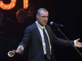 Евгений Цыганов объяснил, почему не любит сниматься в постельных сценах