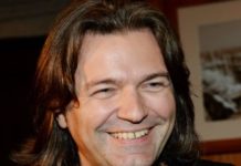 «Как сестры-близнецы»: Стеша Маликова показала на редком фото, как выглядит ее мама в 57 лет