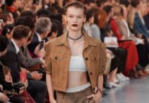 Кайя Гербер и Крис Грикайте на показе Chloe в Париже! Смотри все шоу здесь