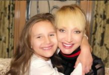 «Счастливые родители с Клавочкой»: в Сеть попал снимок Орбакайте с мужем и новорожденной дочкой