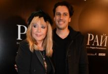 «Проиграл пари»: Максим Галкин на спор обнародовал кокетливое видео с сердечками