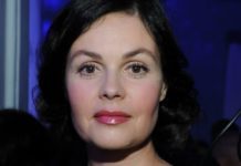 «Он не девочка, сидящая на шее»: 58-летняя Андреева заговорила о муже-бизнесмене