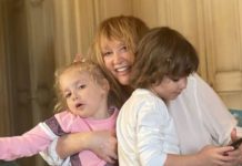 «Успехов в школе!»: дочь Орбакайте одной из первых поздравила Гарри и Лизу Галкиных с днем рождения