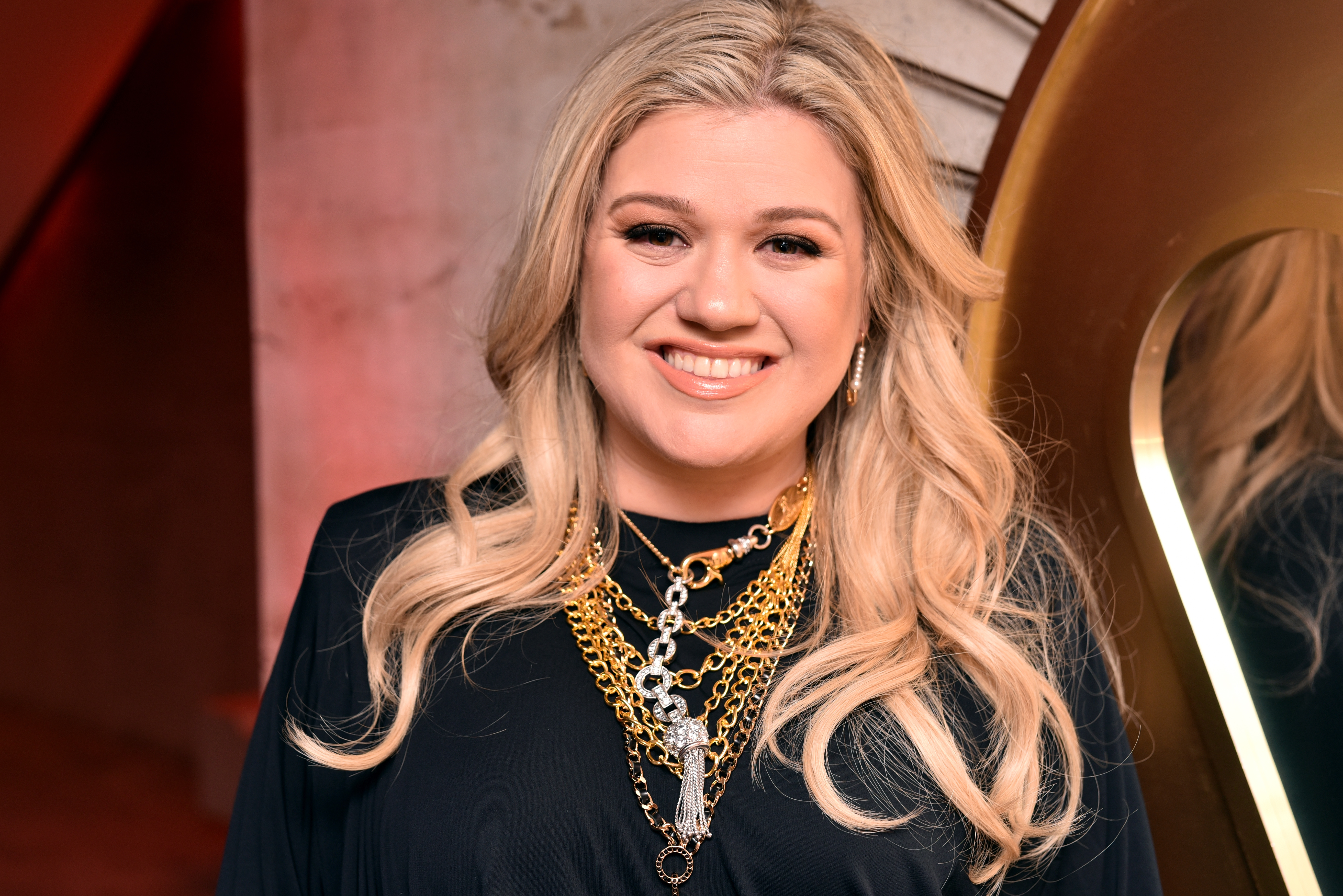 Kelly clarkson. Келли Кларксон. Певица Келли Кларксон. Келли Кларксон 2021. Келли Кларксон 2020.