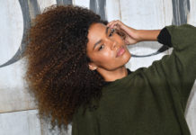 Тина Кунаки плохого не посоветует: два средства, которые укротят самые кудрявые волосы