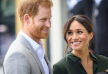 Будни молодой семьи: Меган Маркл и принц Гарри взяли четырехмесячного Арчи в бар